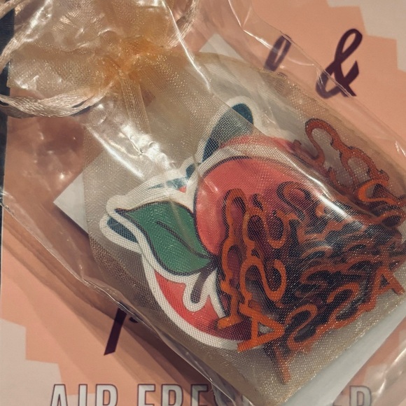 Scratch & sniff peaches - Picture 4 of 5